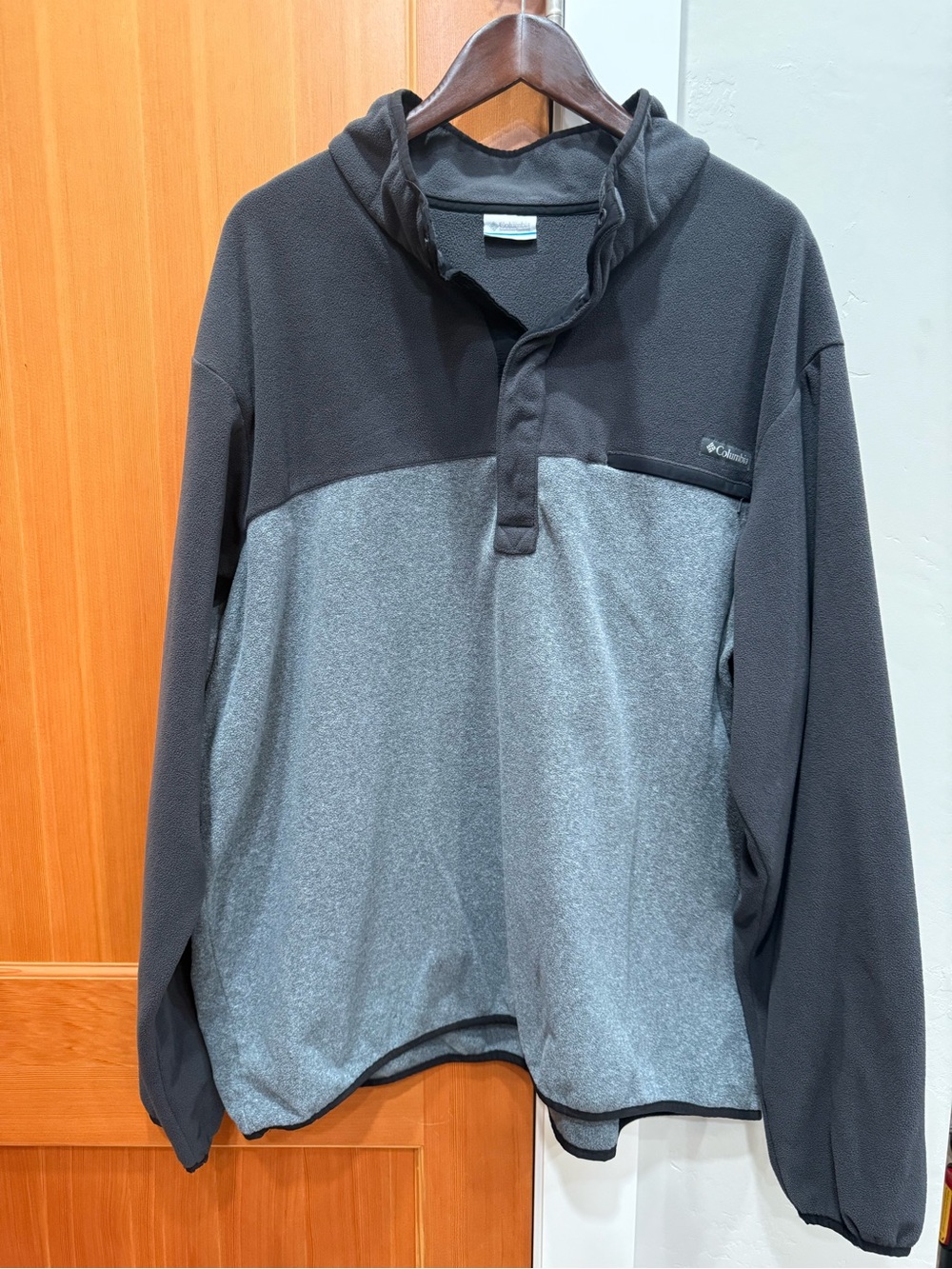 Columbia Men's Black & Gray Two-Tone Fleece Snap Pullover
